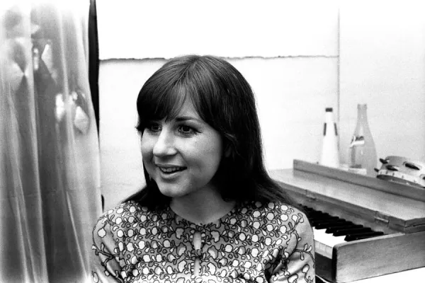 Judith Durham – Love Song