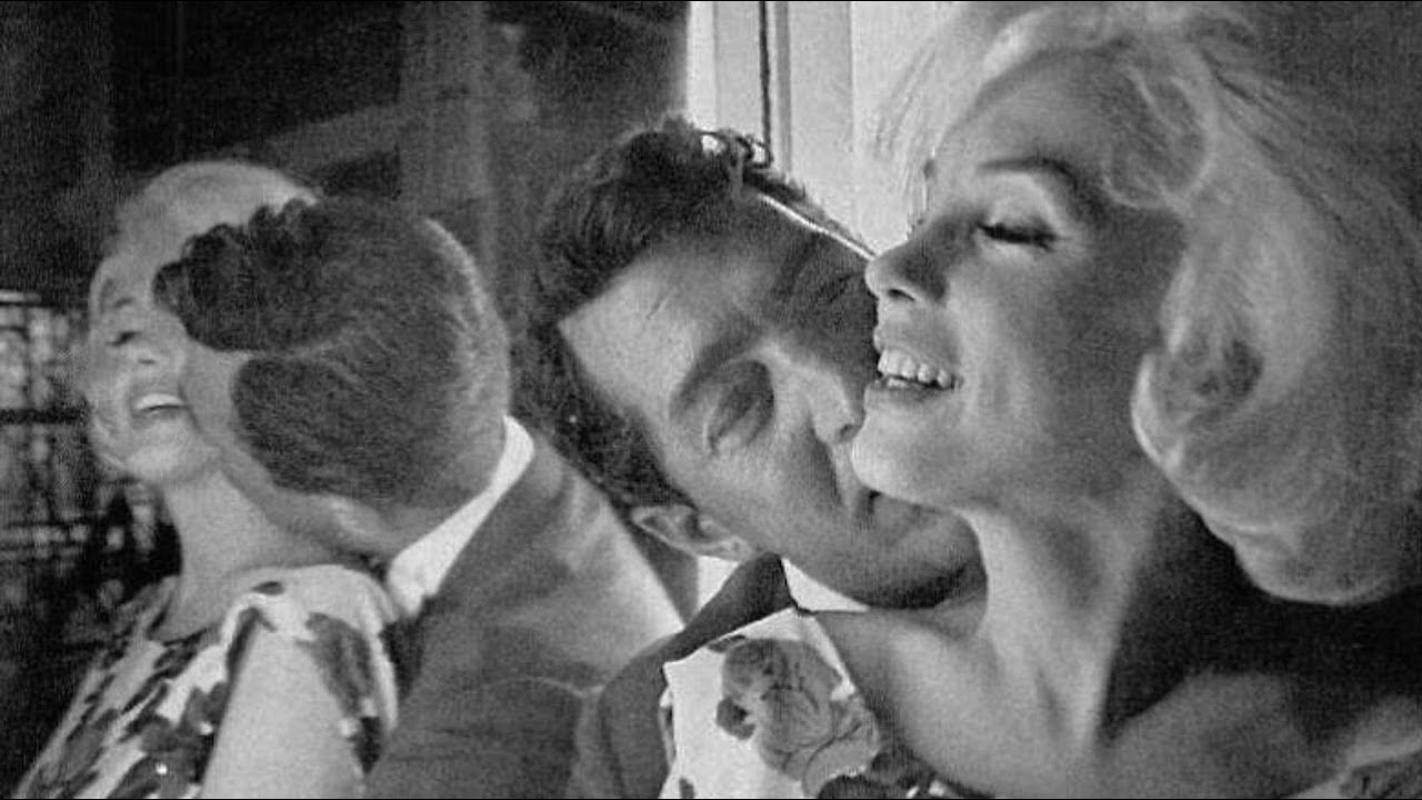 Fans Shocked to Learn Dean Martin’s Most Unusual Guilty Pleasure